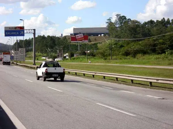 Painel Rodoviário e Front Light Rodovia Anhanguera SP-330