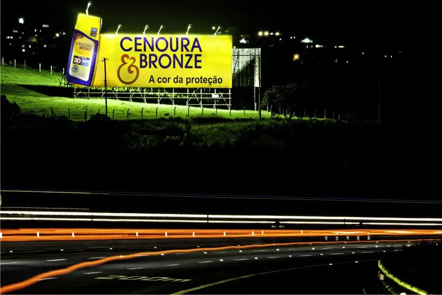Propaganda Em Rodovia