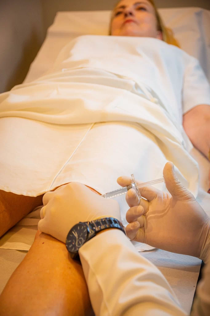 Infiltração no joelho para que serve