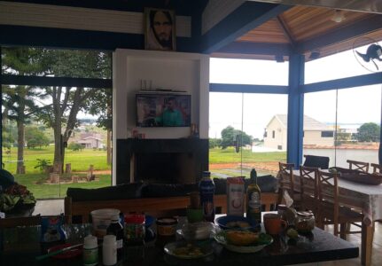 Aluga-se casa na Represa de Avaré