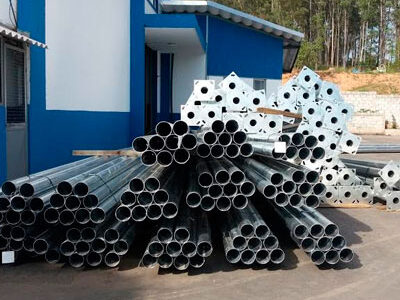 Poste de Aço Galvanizado à Fogo