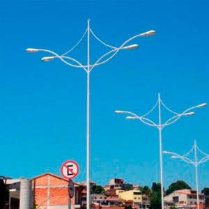 Poste para Iluminação Pública