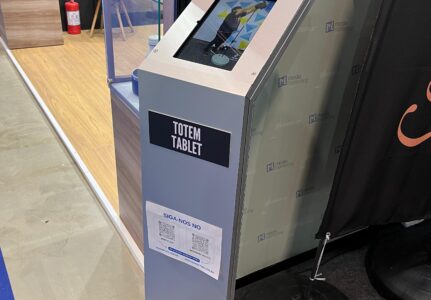 Locação de totem carregador de celular