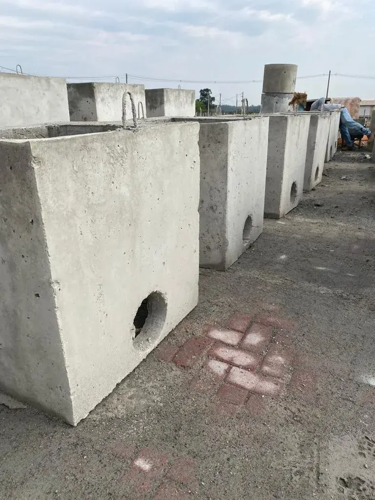 Caixas pré-moldadas de concreto