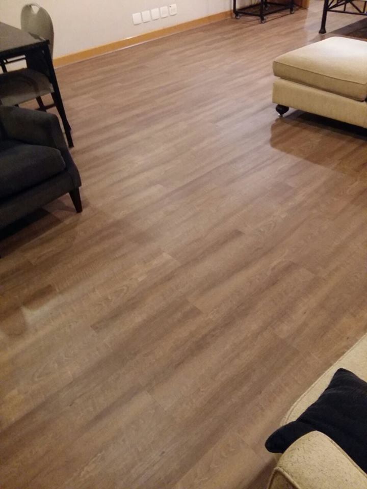 Distribuidor de pisos vinílico para clínicas