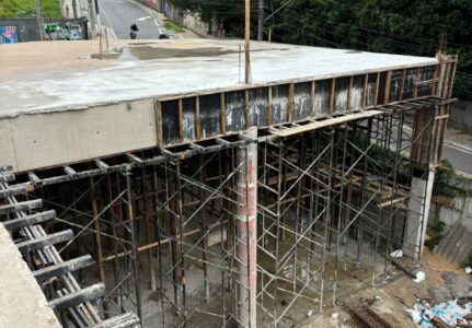 Escora para laje Zona Sul