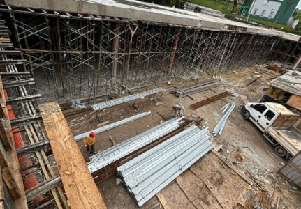 Escoramento para laje Zona Norte