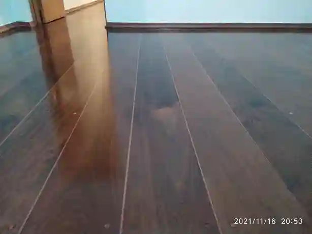 Acabamento em Piso de Madeira