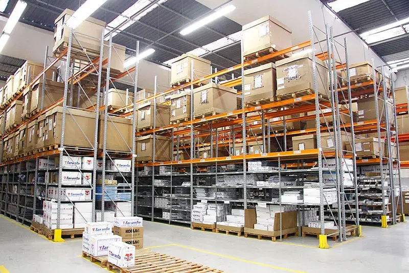 Porta Palete Com Plano de Madeira