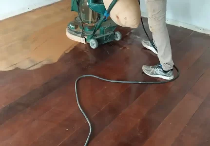 Raspagem de Piso de Madeira Sem Pó