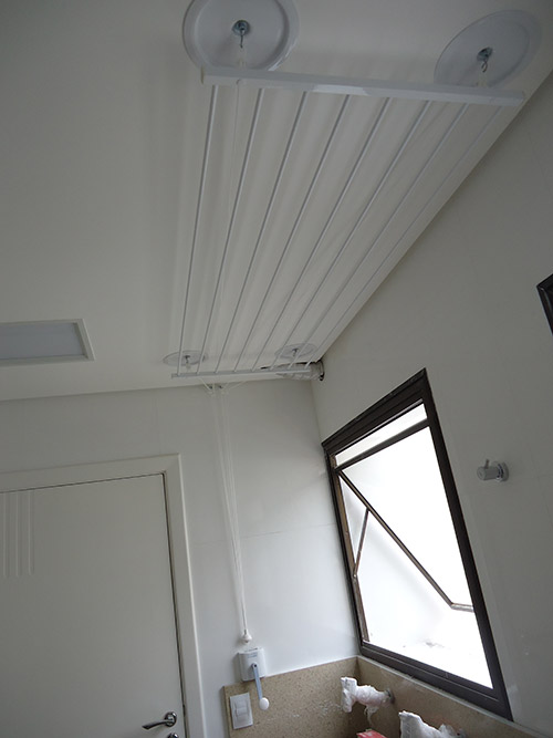 Varal de Manivela em Apartamentos