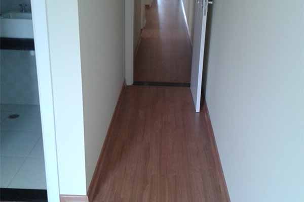 piso laminado de madeira