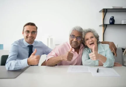 Lar para idosos em cotia: acolhimento, rotina e apoio para diferentes fases da terceira idade